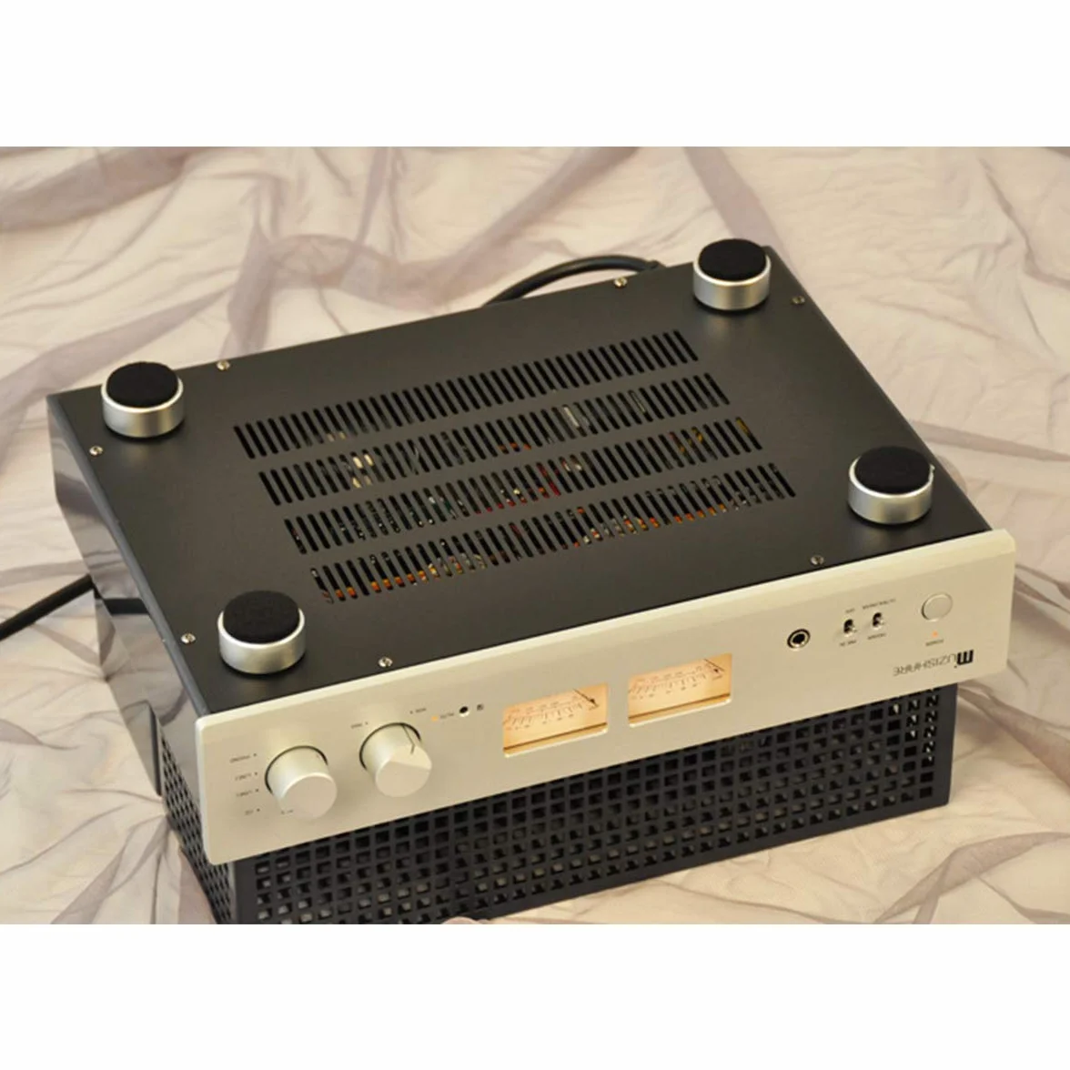 X7 Push-Pull-Vakuum-Röhrenvollverstärker, MM-Phono-Verstärker, XLR Eingang, Ausgangsleistung 2x25W oder 2x45W, mit Fernbedienung, AC115 oder AC230 umschaltbar