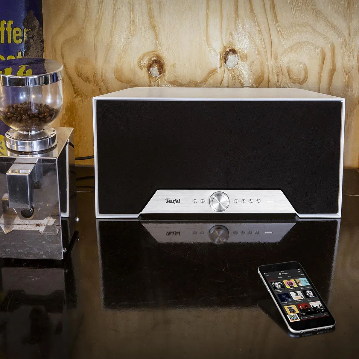 Teufel ONE M All in One WLAN Multiroom Bluetooth Lautsprecher Radio WiFi Musik Streaming System Internetradio HiFi Soundsystem, Integriertem Subwoofer, Wecker - schwarz