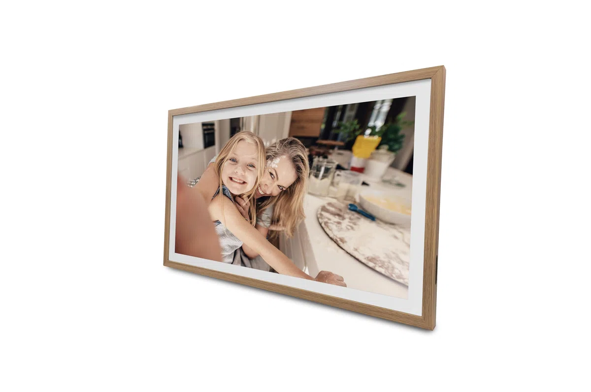 Denver PFF-3263LW - Digitaler Bilderrahmen 32 Zoll mit WLAN & FRAMEO App - Full HD IPS Touchscreen, 32GB Speicher, Fotos & Videos per Smartphone senden, Wandmontage, großer WLAN Bilderrahmen