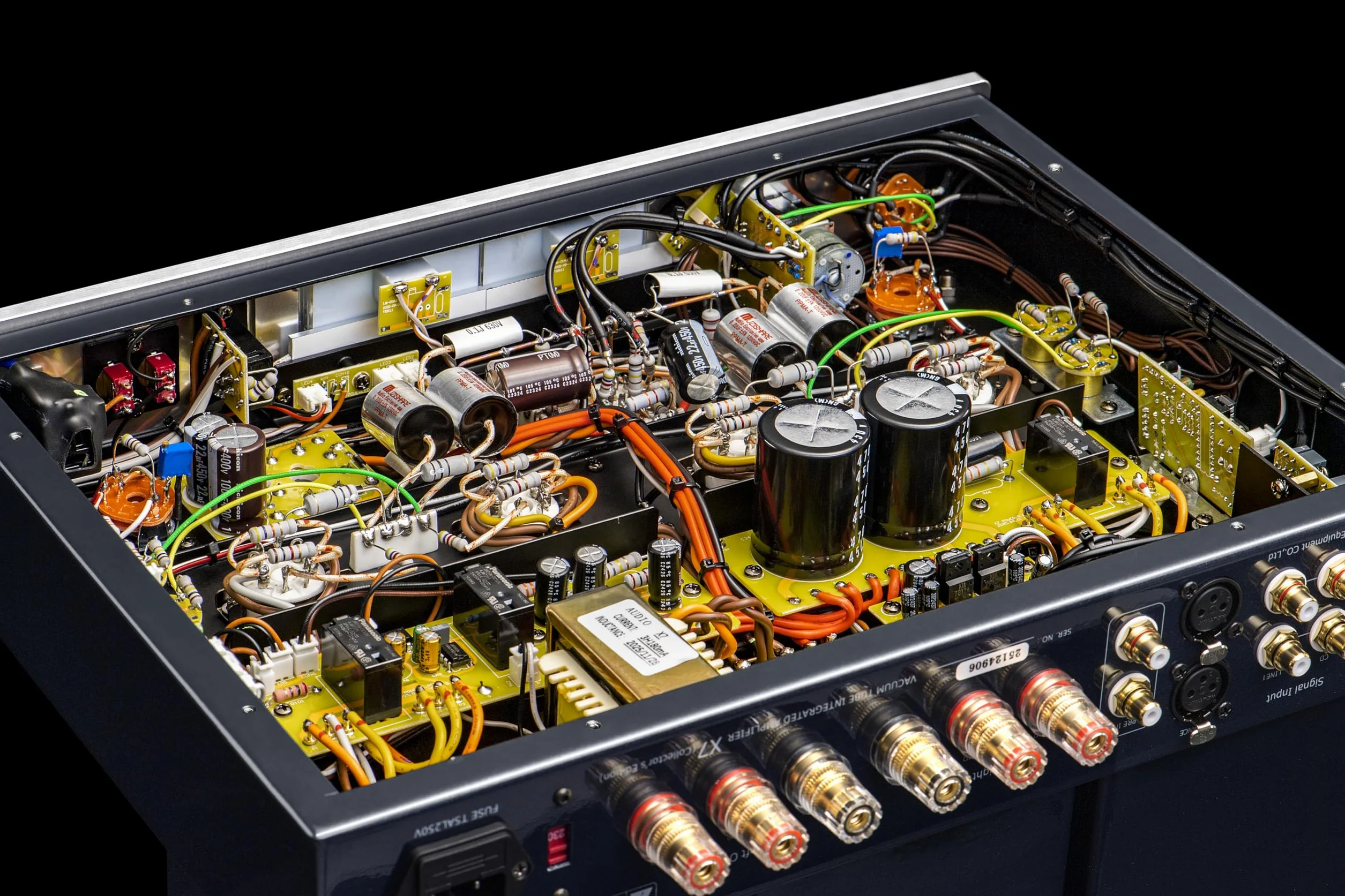 X7 Push-Pull-Vakuum-Röhrenvollverstärker, MM-Phono-Verstärker, XLR Eingang, Ausgangsleistung 2x25W oder 2x45W, mit Fernbedienung, AC115 oder AC230 umschaltbar