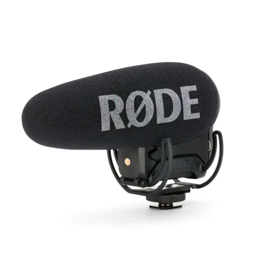 RØDE VideoMic Pro+ Premium Shotgun-Mikrofon für die Kamera mit Hochpassfilter, Hochfrequenzverstärkung, Pad, Sicherheitskanal für Filmemachen, Erstellen von Inhalten und Standortaufnahmen, Black