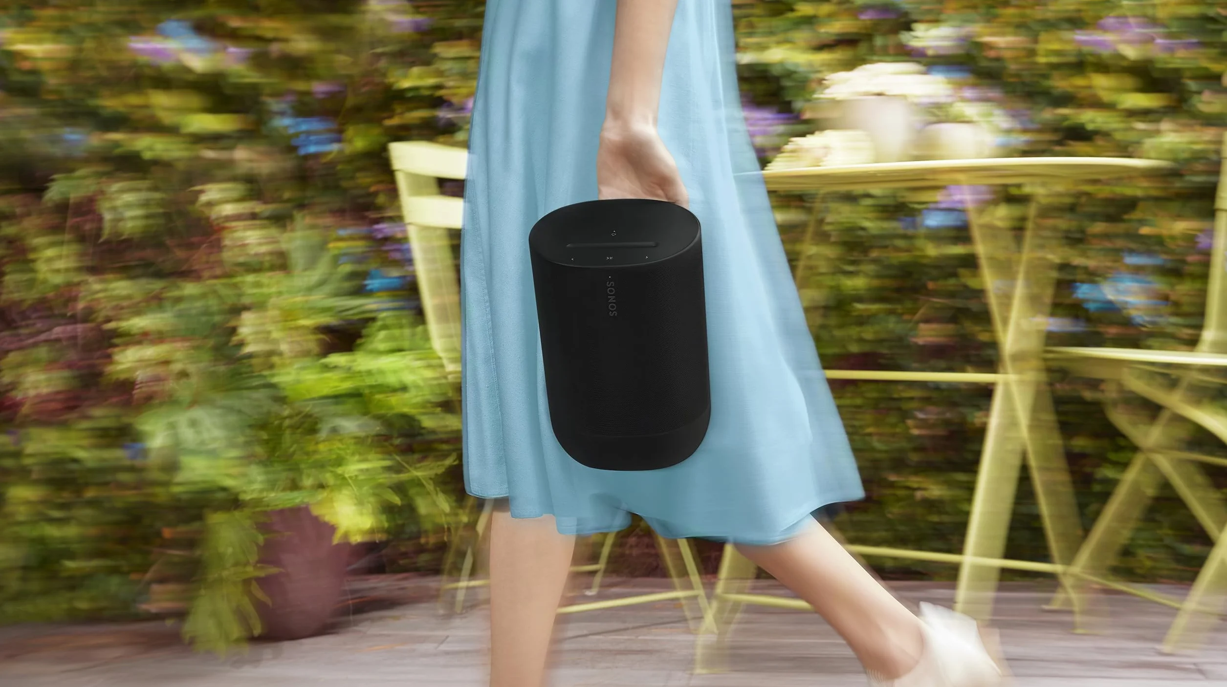 Sonos Move 2 | Tragbarer WLAN Speaker mit WLAN, Bluetooth, kompatibel mit Amazon Alexa, mindestens 24 Stunden Akkulaufzeit und kabelloser Ladestation - Schwarz