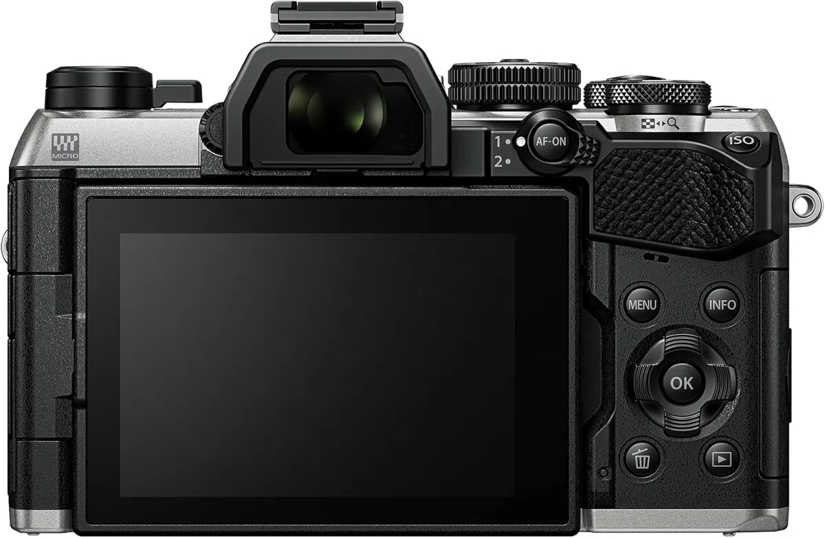OM SYSTEM OM-5 Mark II Micro Four Thirds Systemkamera Inkl. M.Zuiko Digital 14-150mm F4-5.6 II Objektiv,20 MP Live MOS-Sensor,5-Achsen-Bildstabilisierung,IP53-Wetterschutz, Handheld HighRes Shot 50 MP