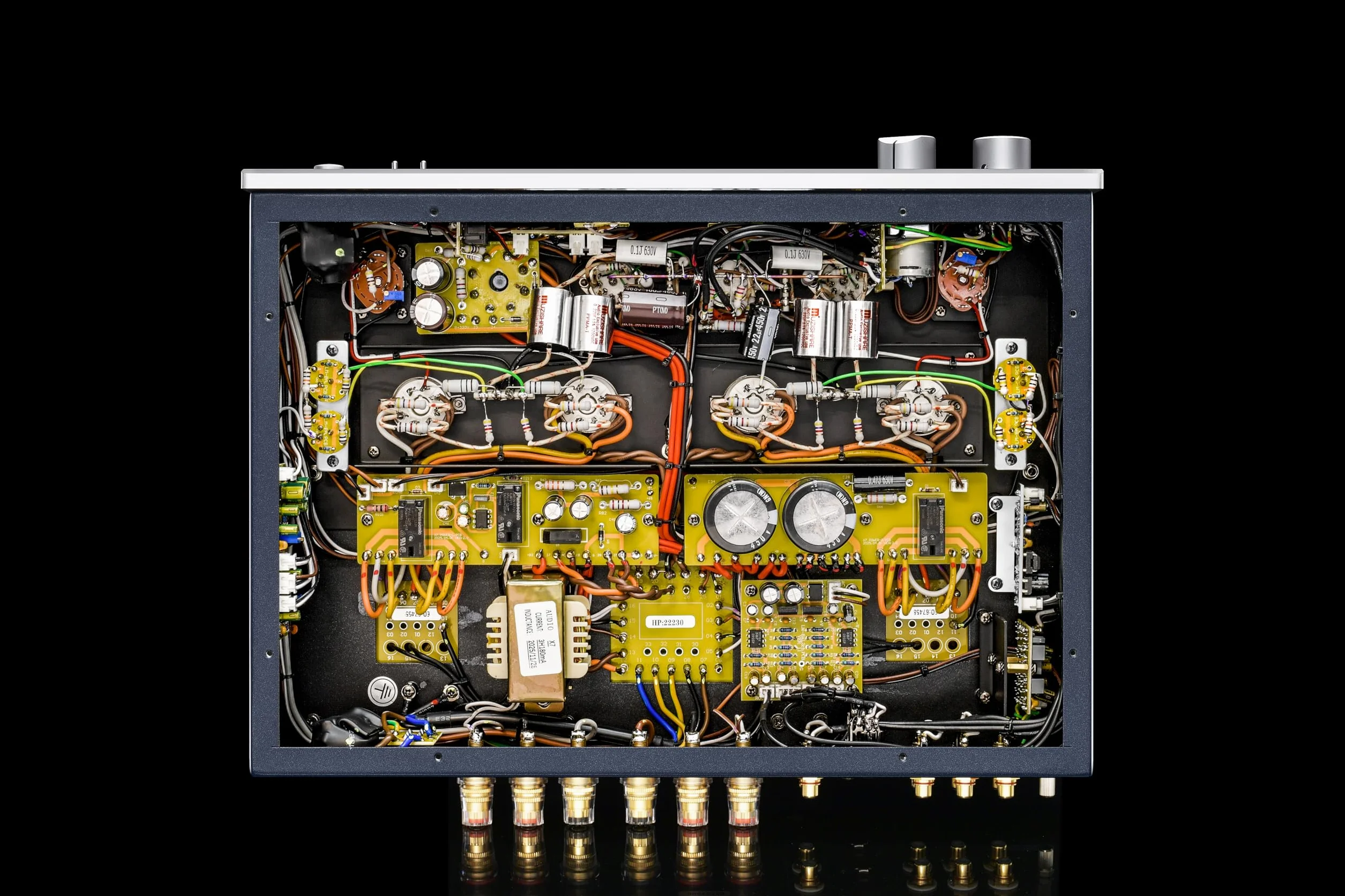 X7 Push-Pull-Vakuum-Röhrenvollverstärker, MM-Phono-Verstärker, XLR Eingang, Ausgangsleistung 2x25W oder 2x45W, mit Fernbedienung, AC115 oder AC230 umschaltbar