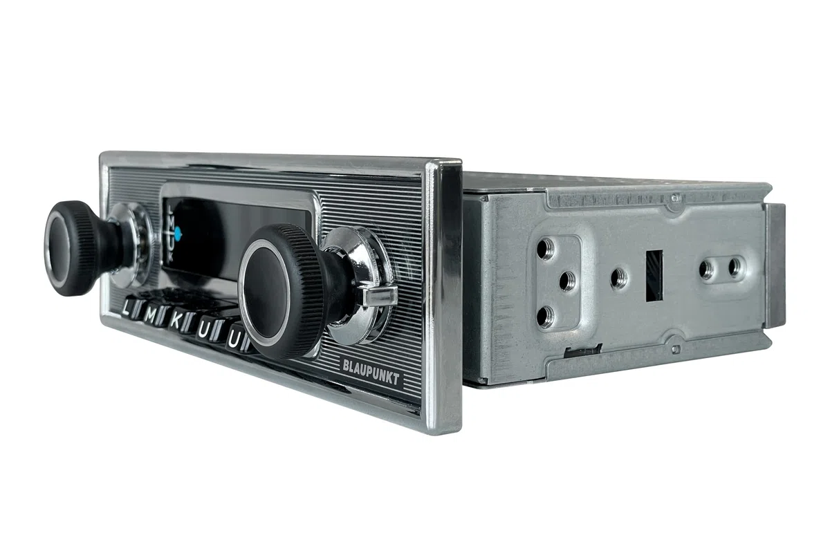 Blaupunkt Frankfurt Stereo MB, 1-DIN Autoradio, Oldtimer-Design mit Nadelstreifenfront und Chromrahmen, DAB+, Bluetooth, USB, Aux-Eingang, Lenkradfernbedienung, Sub-Out, 4x50Watt, 12v