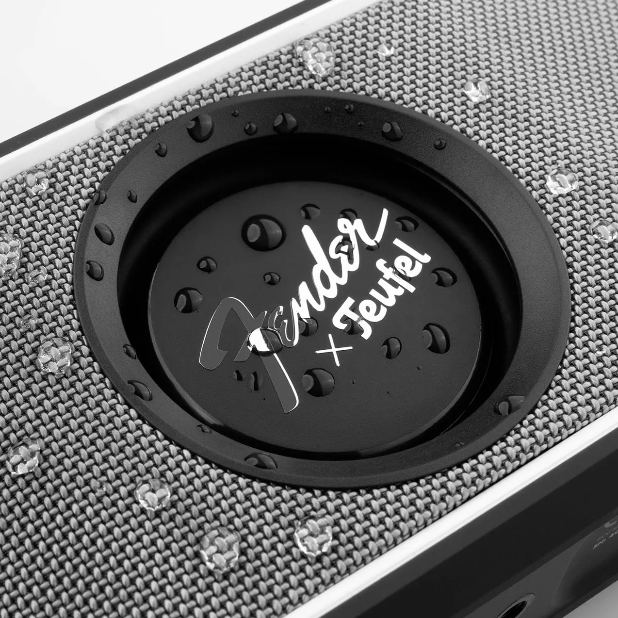 Fender x Teufel ROCKSTER GO 2 Bluetooth Speaker - Tragbarer Lautsprecher für draußen, mit Langer Akkulaufzeit (28 h), Wasserdicht IP67, Wireless Musikstreaming, USB Soundcard, Outdoor - Steel Black