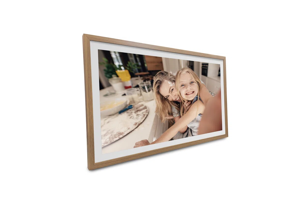 Denver PFF-3263LW - Digitaler Bilderrahmen 32 Zoll mit WLAN & FRAMEO App - Full HD IPS Touchscreen, 32GB Speicher, Fotos & Videos per Smartphone senden, Wandmontage, großer WLAN Bilderrahmen